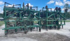 KMC 8 Row Stack-Fold Peanut Diggers (1)